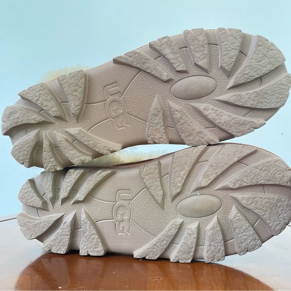 UGG Women’s Coquette Chestnut Brown Sheepskin Lined Mule Clogs - Picture 7 of 9